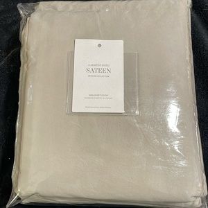 Restoration Hardware “sand or Dune” (My description not RH) King Duvet Cover